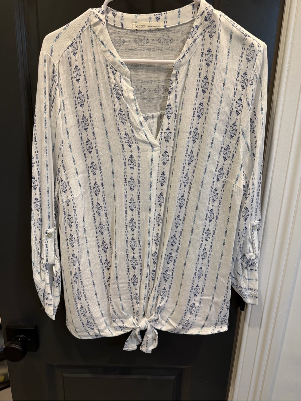 BE COOL White Blouse with Blue Stripe & Floral Print Tie-Front